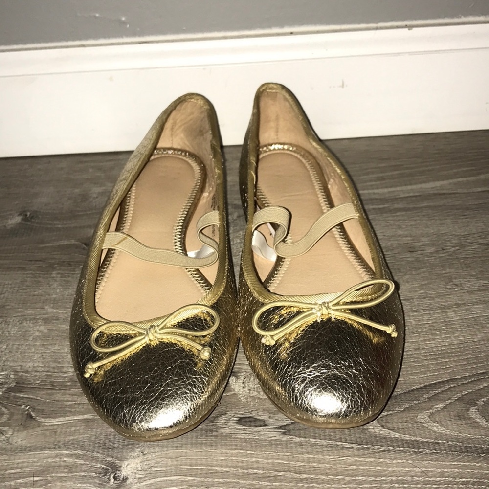 Gold shiny ballet flats